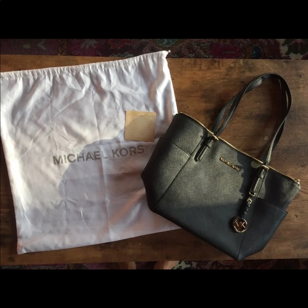 Michael Kors Jet Set large tote black and gold